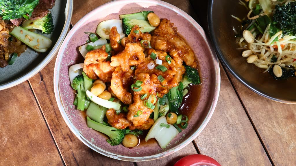 Chicken Macadamia — Mae Nam Khong